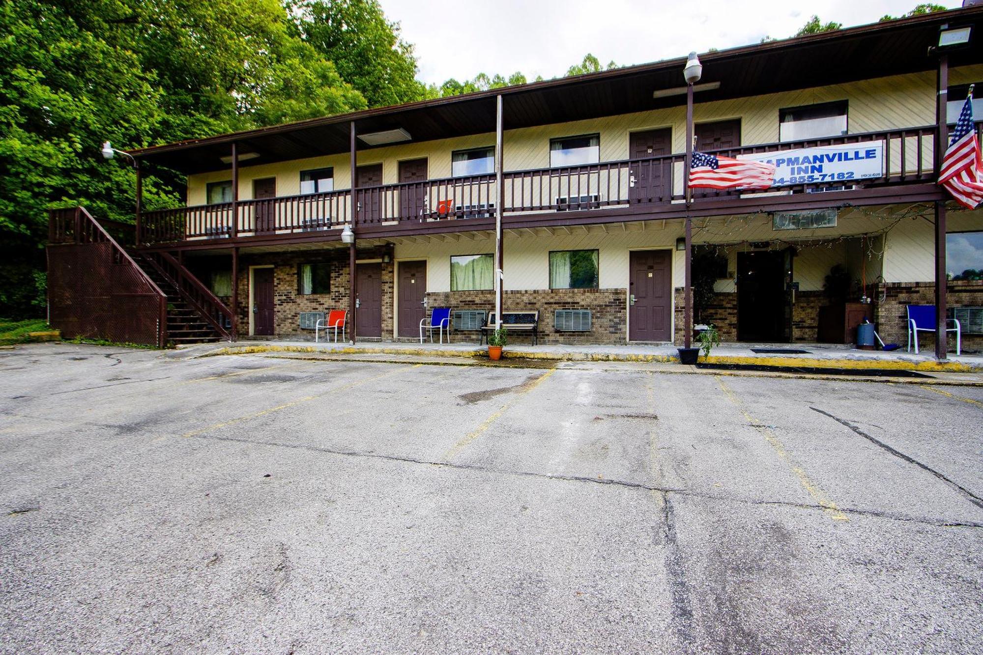 Oyo Hotel Chapmanville Inn, Wv - Hwy 119 Exterior photo